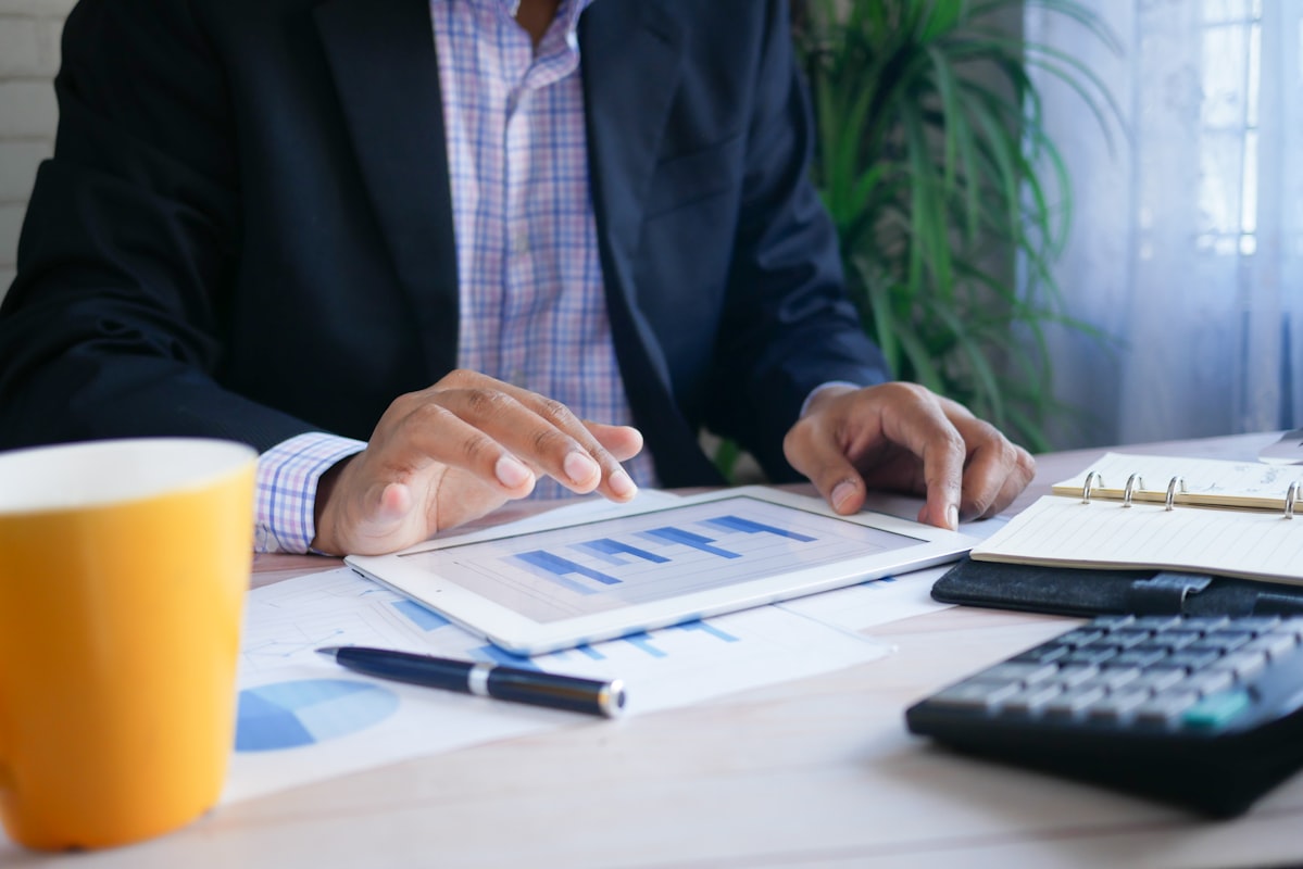 Priority matrix and task prioritization method